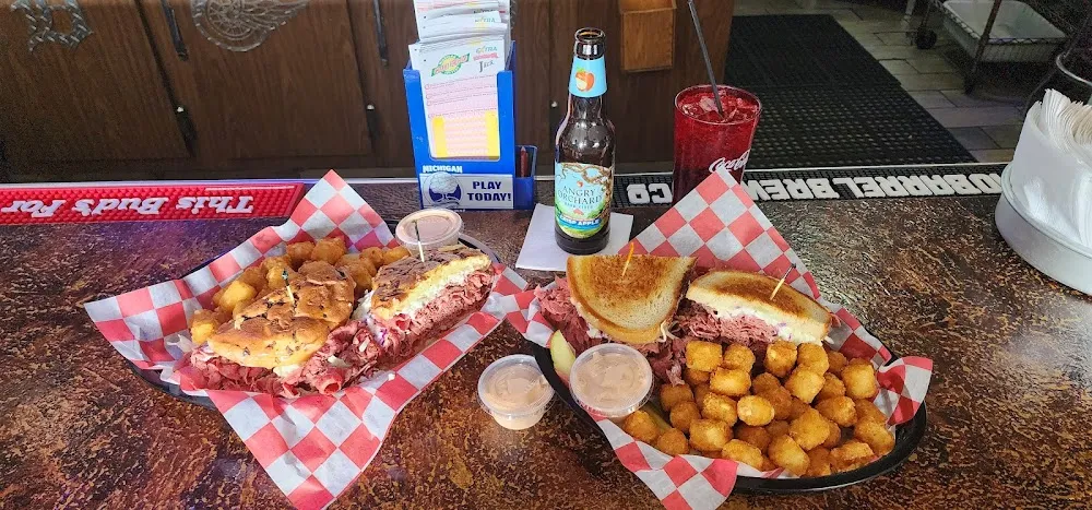 1lb Lamplighter with Tater Tots